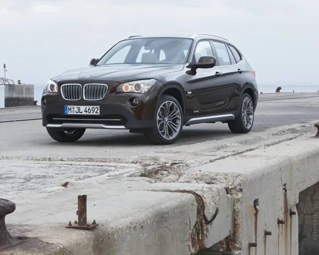 BMW X1 xDrive2.0i MT — 19
