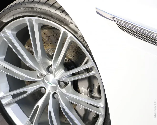 Aston Martin Virage 5.9 AT — 11