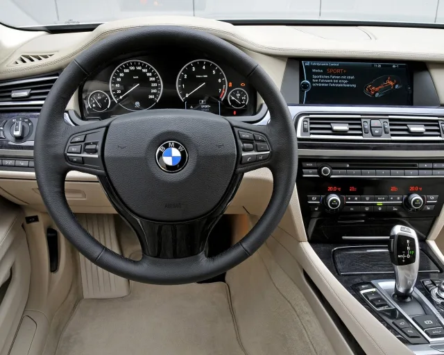 BMW 730d AT — 6