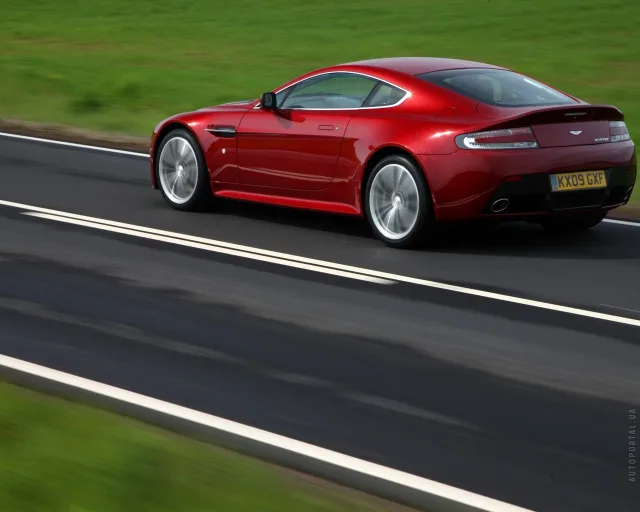 Aston Martin V12 Vantage sports car — 23