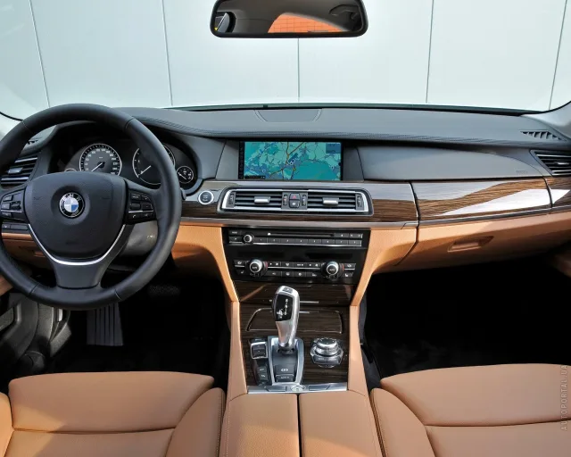 BMW 730d AT — 14