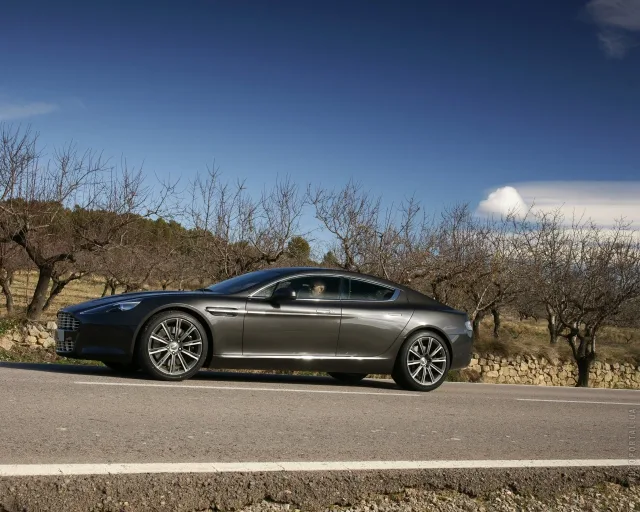 Aston Martin Rapide ліфтбек — 7