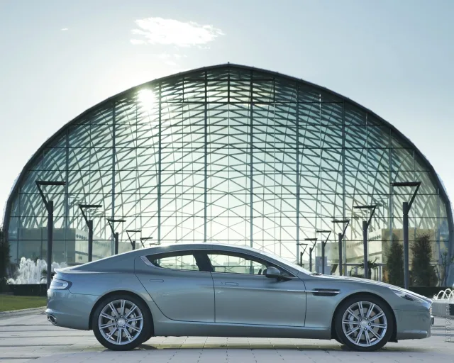 Aston Martin Rapide ліфтбек — 15