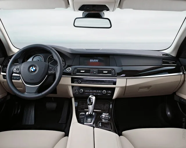 BMW 5 Series F10 sedan — 5