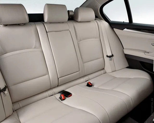 BMW 5 Series F10 sedan — 13