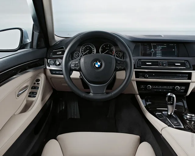 BMW 5 Series F10 sedan — 4