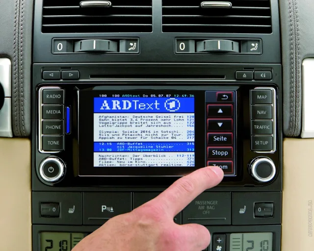 Volkswagen Touareg 2007 crossover — 14