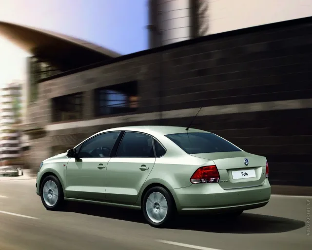 Volkswagen Polo 1.6 MT Style — 18