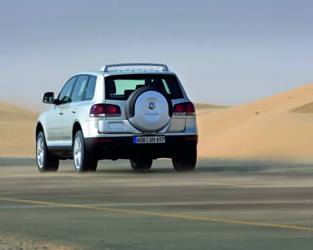 Volkswagen Touareg 2007 crossover — 21