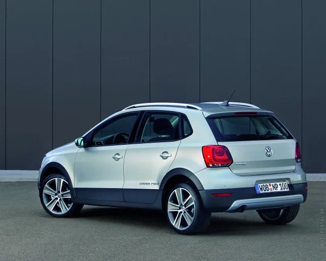Volkswagen Cross Polo 2010 (Фольксваген Кросс Поло) хэтчбек — 12