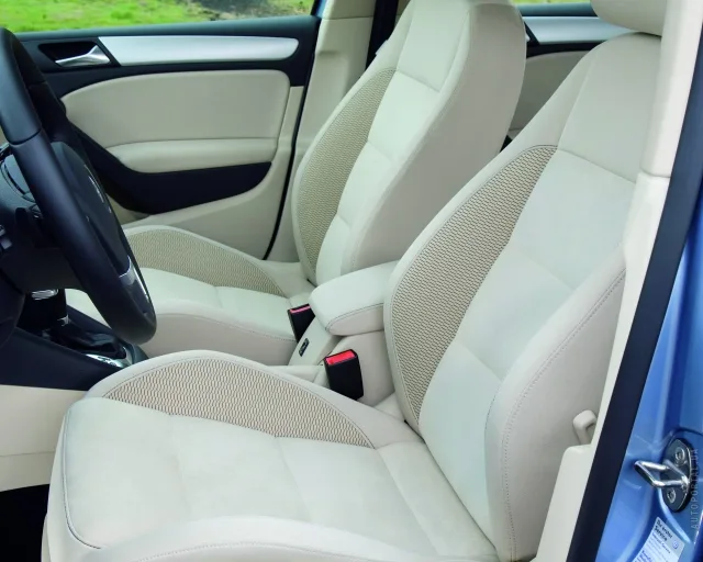 Volkswagen Golf 2012 хетчбек — 22