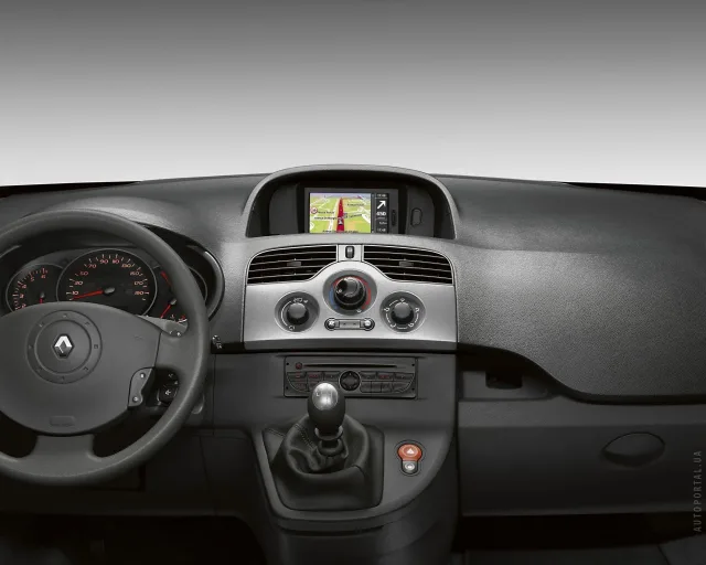 Renault Trafic 2012 мінівен — 11