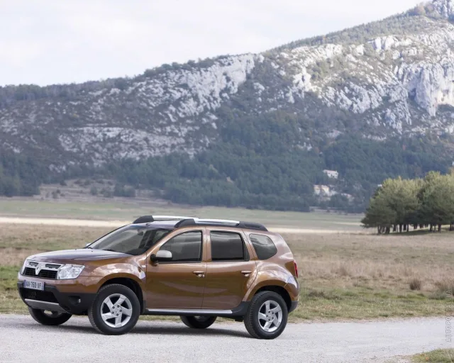 Renault Duster 2010 crossover — 20
