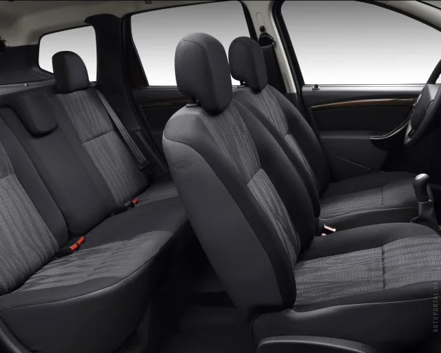 Renault Duster 2010 crossover — 3