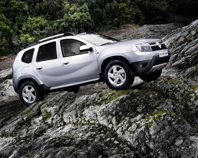 Renault Duster 2010 crossover — 19