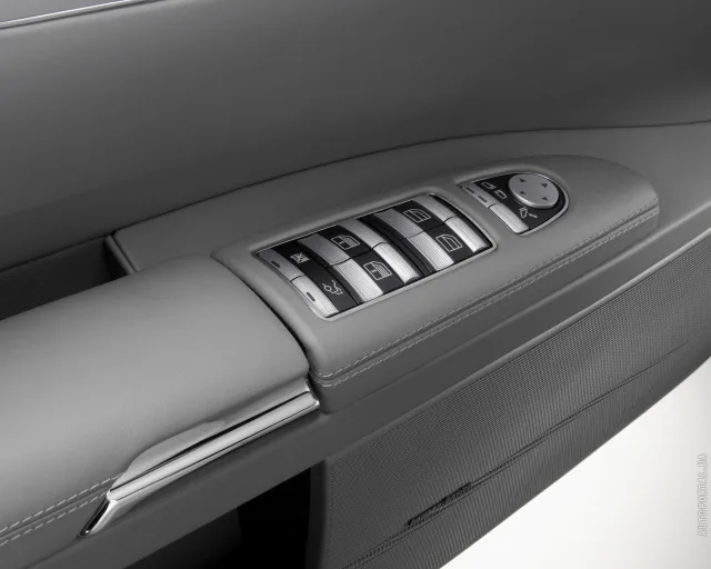 Mercedes-Benz S-Class 2005 седан — 14