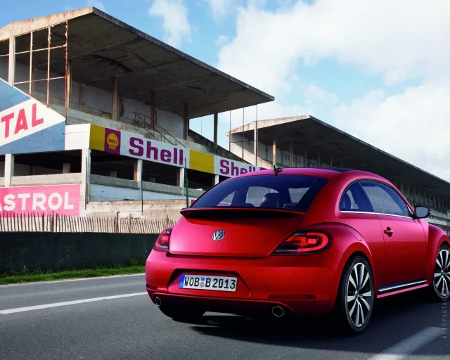 Volkswagen Beetle hatchback — 23