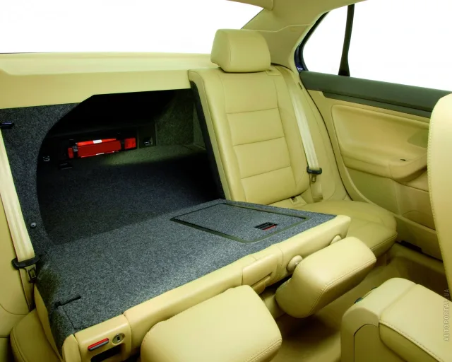 Volkswagen Jetta 2005 седан — 5