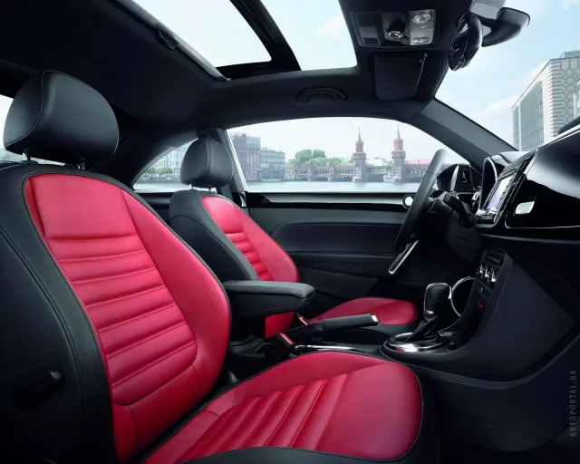 Volkswagen Beetle hatchback — 6