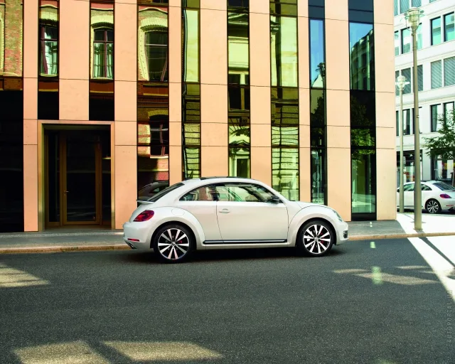 Volkswagen Beetle hatchback — 22