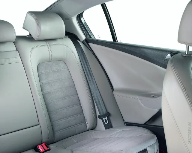 Volkswagen Passat B6 седан — 6
