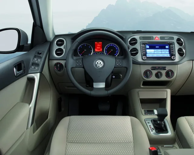 Volkswagen Tiguan 2008 (Фольксваген Тигуан) кроссовер — 13
