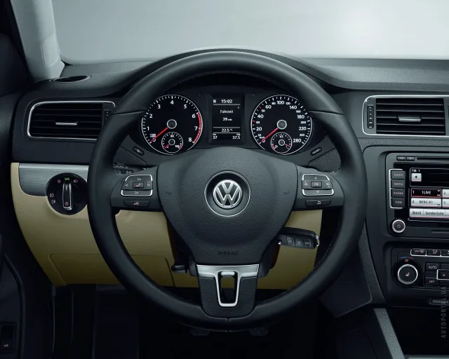 Volkswagen Jetta 2011 sedan — 6