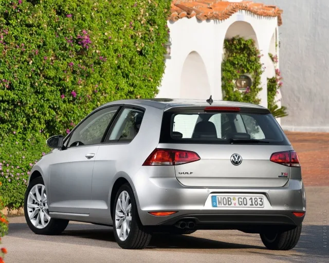 Volkswagen Golf VII 2012 3-дверний хетчбек — 25