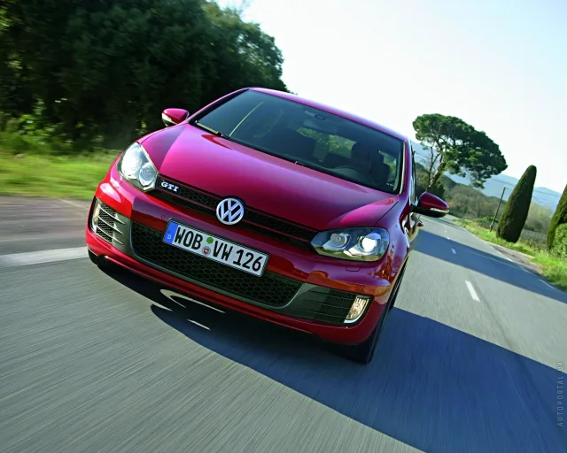 Volkswagen Golf GTI 2009 (Фольксваген Гольф ГТИ) хэтчбек — 15