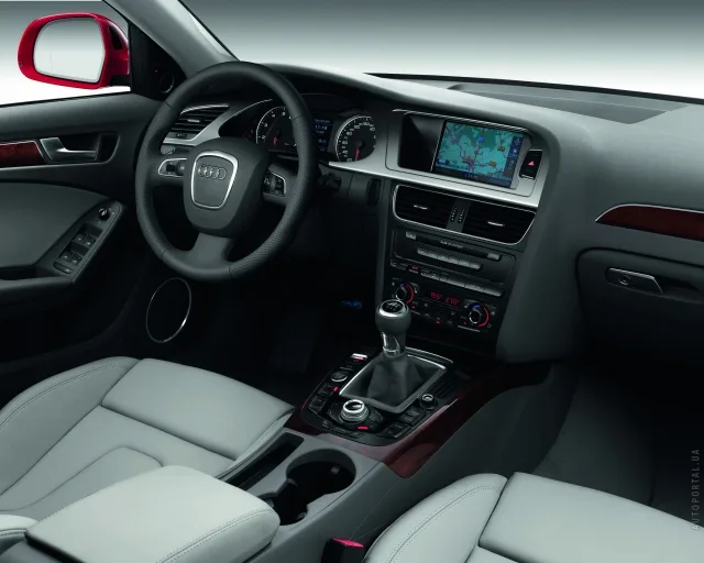 Audi A4 2008 седан — 4