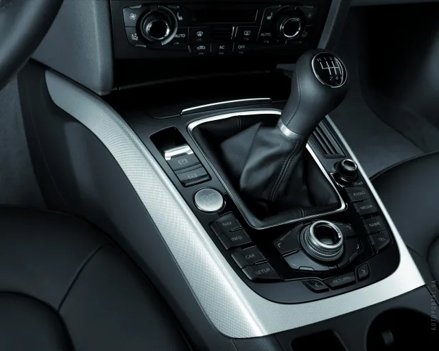 Audi A4 2008 седан — 12