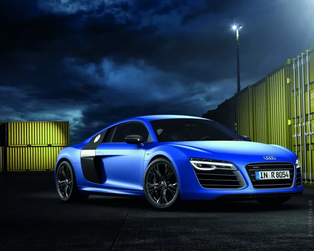 Audi R8 2012 купе — 13