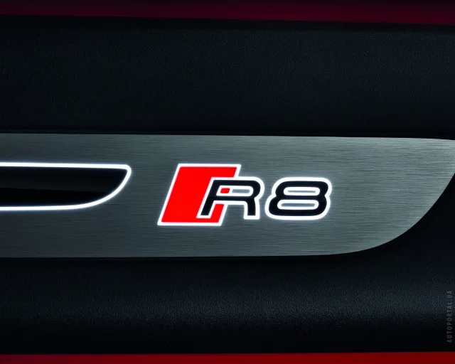 Audi R8 2012 купе — 4