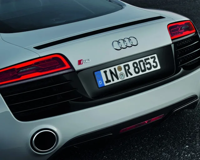 Audi R8 2012 купе — 20