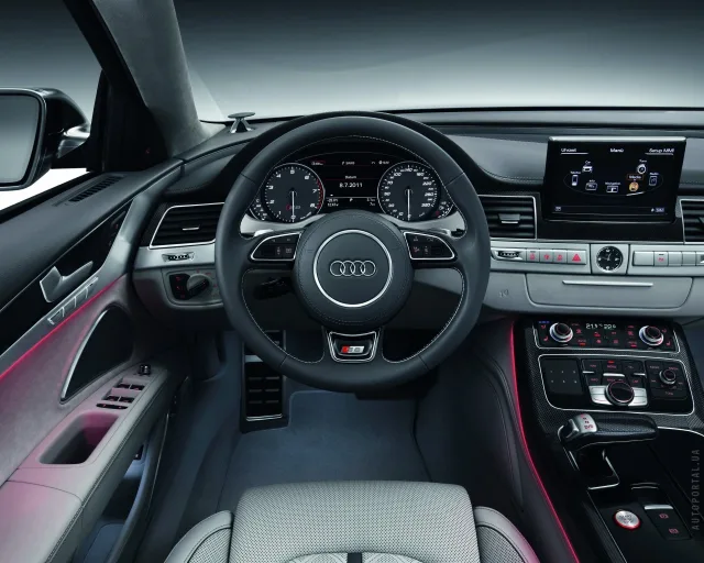 Audi S8 2013 4.0 AT — 7