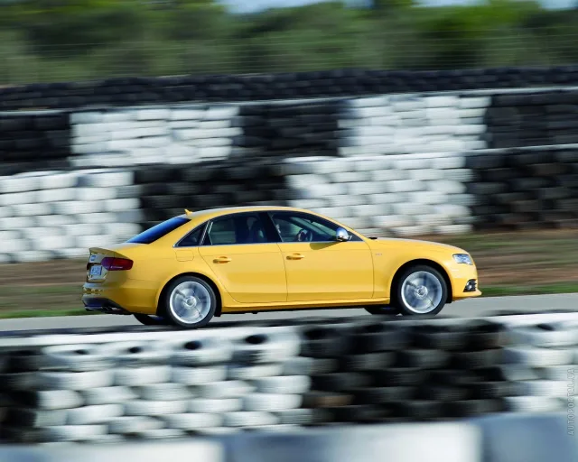 Audi S4 2009 sedan — 14