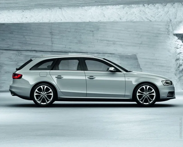 Audi S4 Avant 2012 station wagon — 19