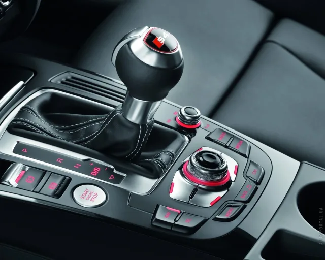 Audi S4 Avant 2012 station wagon — 10