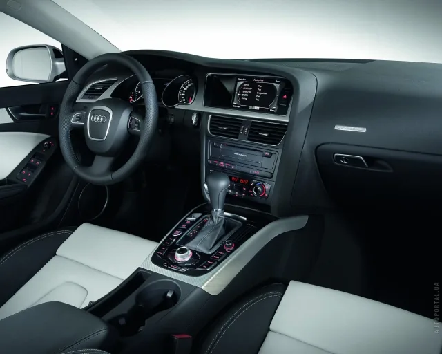 Audi A5 Sportback 2.0D AT — 6