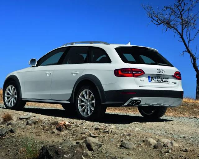 Audi A4 allroad 2012 station wagon — 23