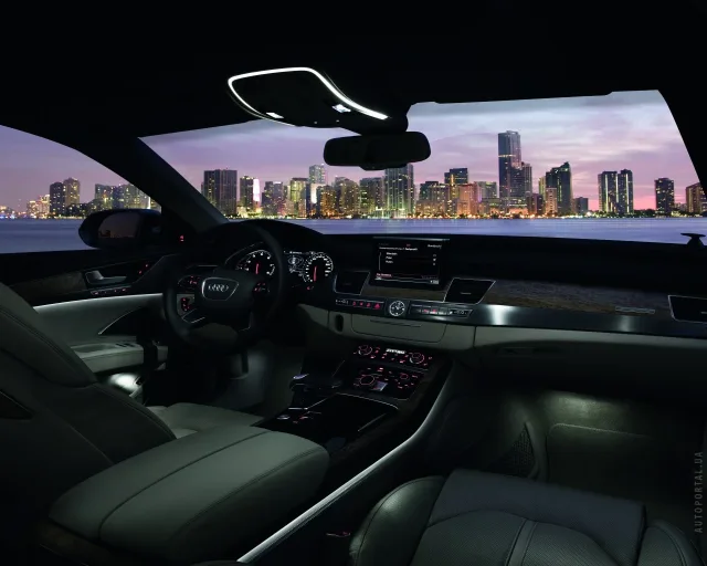 Audi A8 2010 седан — 24