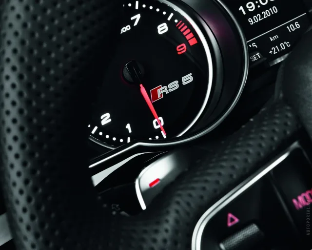 Audi RS5 2009 купе — 6