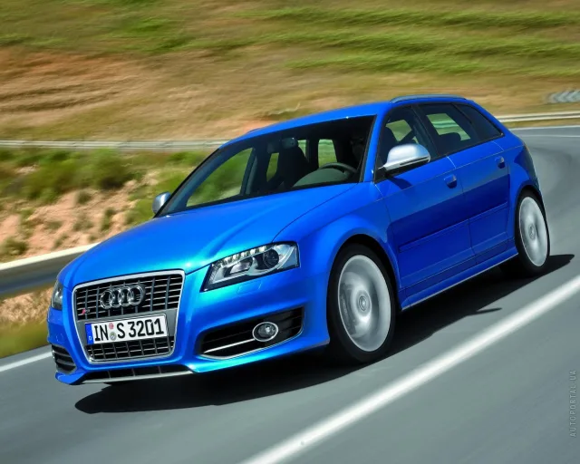 Audi S3 Sportback 2012 хетчбек — 10