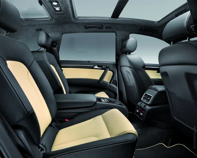 Audi Q7 2006 кросовер — 11