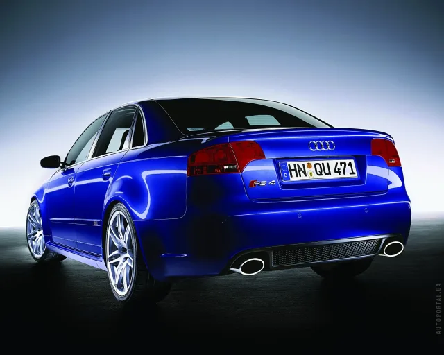 Audi RS4 седан — 8