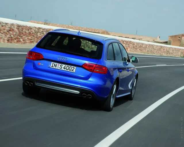 Audi S4 Avant (Ауди С4 Авант) универсал — 18