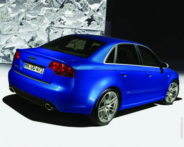 Audi RS4 седан — 7