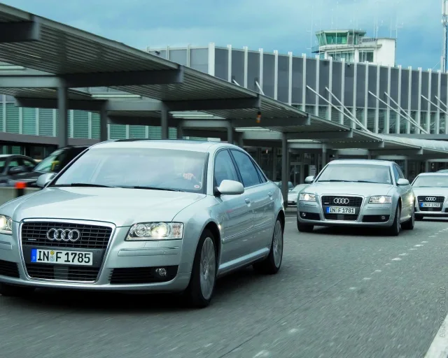 Audi A8 4,2 quattro — 12