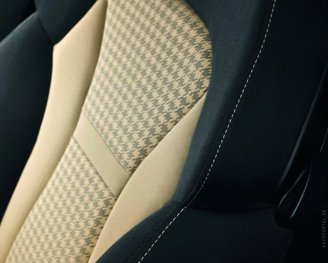 Audi A1 2011 (Ауди А1) хэтчбек — 16