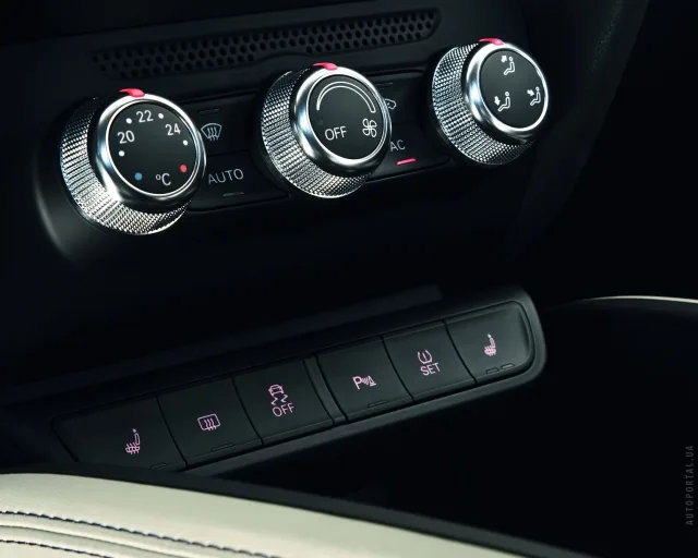 Audi A1 2011 (Ауди А1) хэтчбек — 24